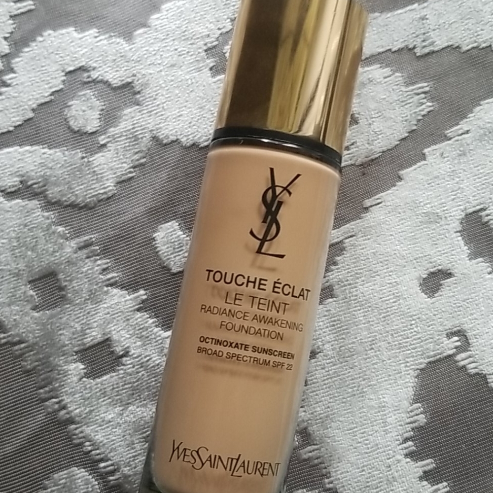 YSL TOUCHE ECLAT LE TEINT FOUNDATION